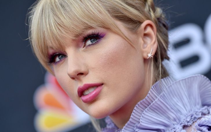 Taylor Swift Donates $27,000 to Help Student Attend School in Go Fund Me